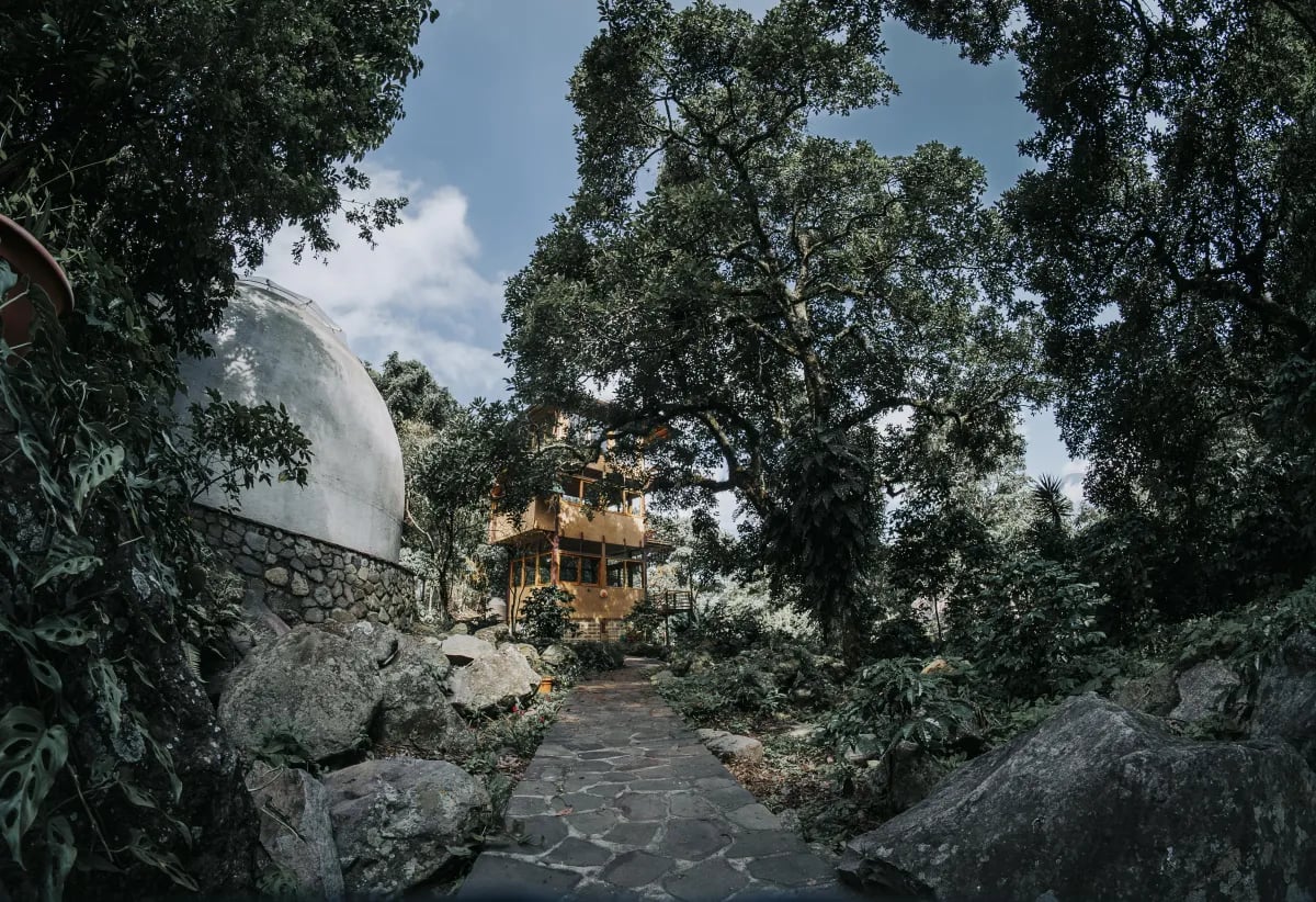 Maestro Valley dome and pathway